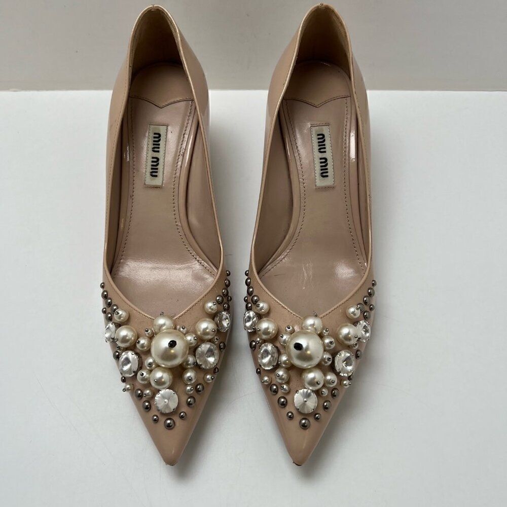 Miu Miu Embellished Patent Leather Tan Pumps Pedestal Kitten Heel Beige Sz 36.5